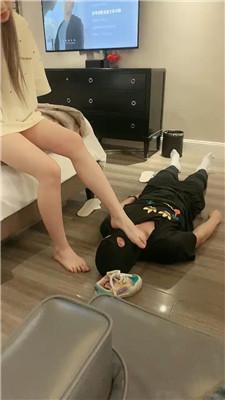 【玉不了】Forcing the ex to serve like a dog